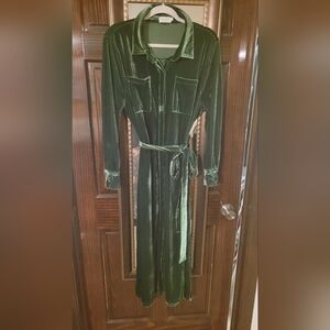Mint Julep Velvet dress NWOT large